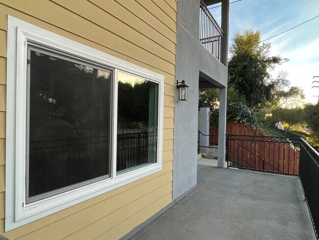 Building Photo - 3150 Verdugo Rd