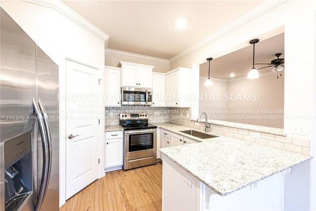 Building Photo - 410 Coconut Ln
