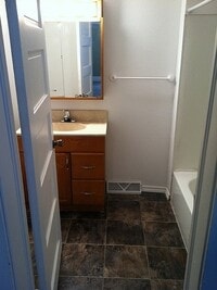 Building Photo - 818 W 3rd St