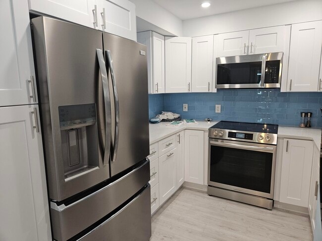 Building Photo - 1357 NE Ocean Blvd