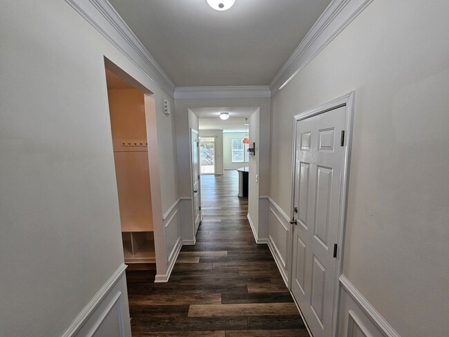 Building Photo - Well Maintained Large townhome in Steele Creek