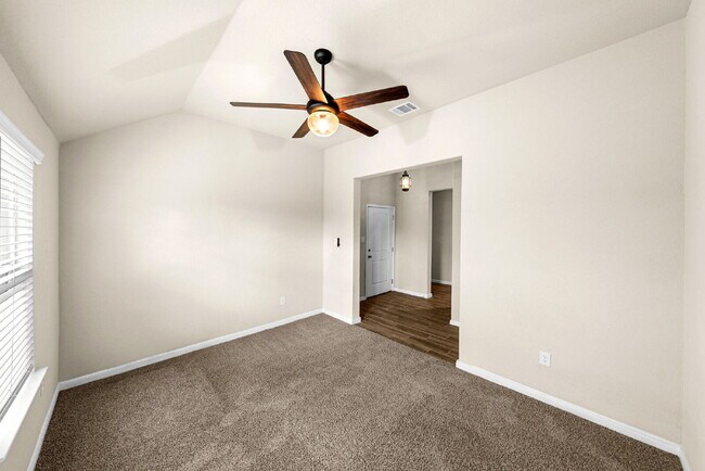 Building Photo - Greenbelt - Cul De Sac - Oversized Homesite