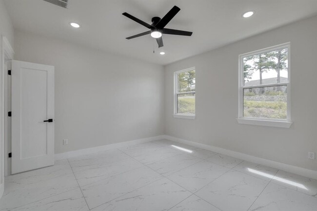 Building Photo - 308 Makaha Dr