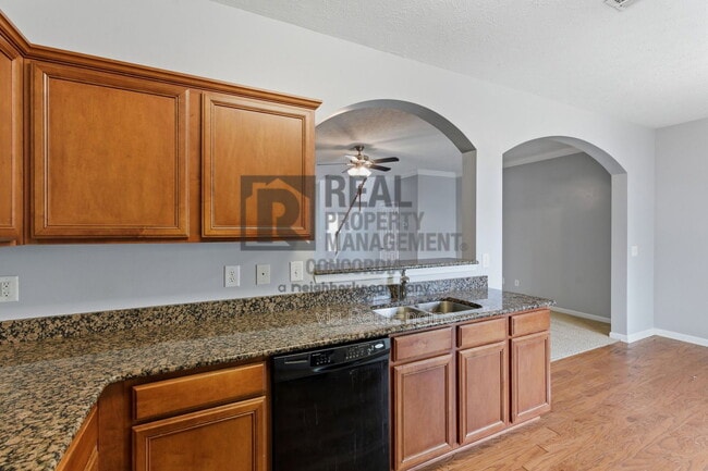 Building Photo - 1518 Hamden Dr