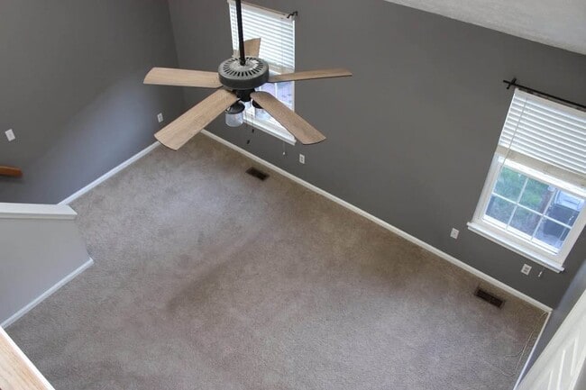 Building Photo - 433 Ellis Ln