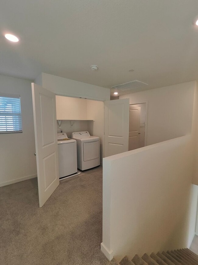 Building Photo - Beautiful 2024 Built 4/2.5 - New Subdivision!