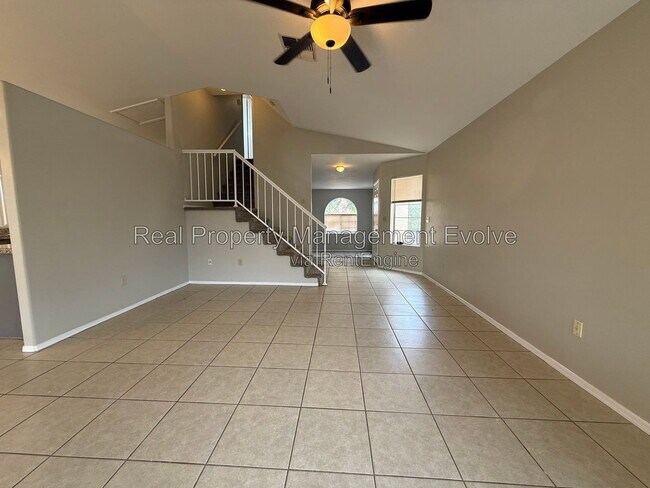 Building Photo - 3725 E Taro Ln