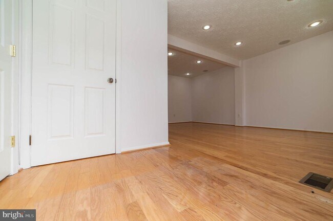 Building Photo - 5569 Caithness Ct