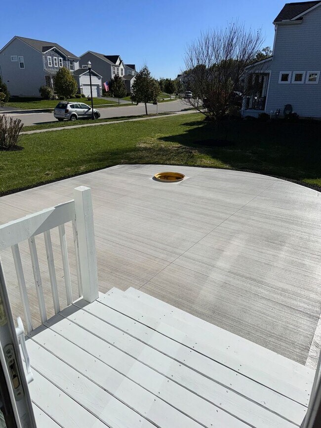 Building Photo - 4-Bedroom House for Rent