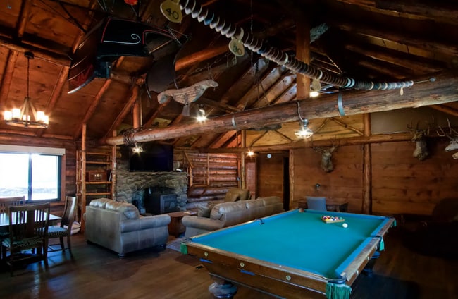 Building Photo - Discover Your Mammoth Haven in Old Mammoth...