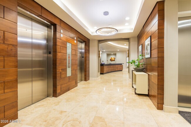 Building Photo - 2211 E Camelback Rd