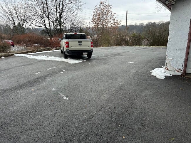 Building Photo - 967