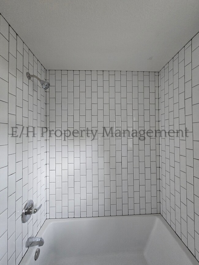 Building Photo - 244 N Athenian Ave