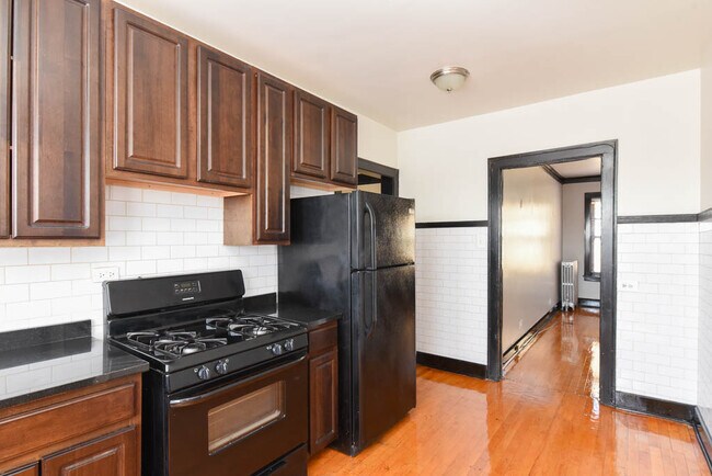 Building Photo - 2977 N Elston Ave