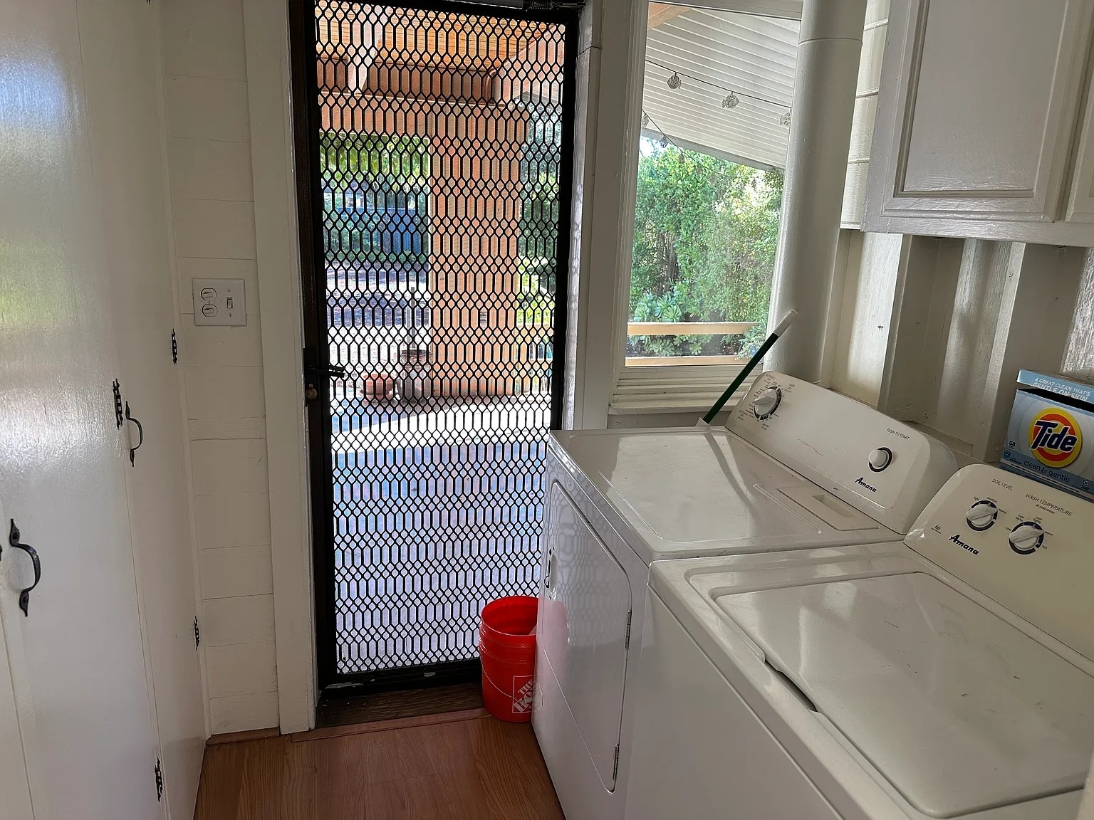 Building Photo - 216 S Greenwood Ave