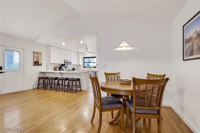 Building Photo - 1282 Belaire Ct