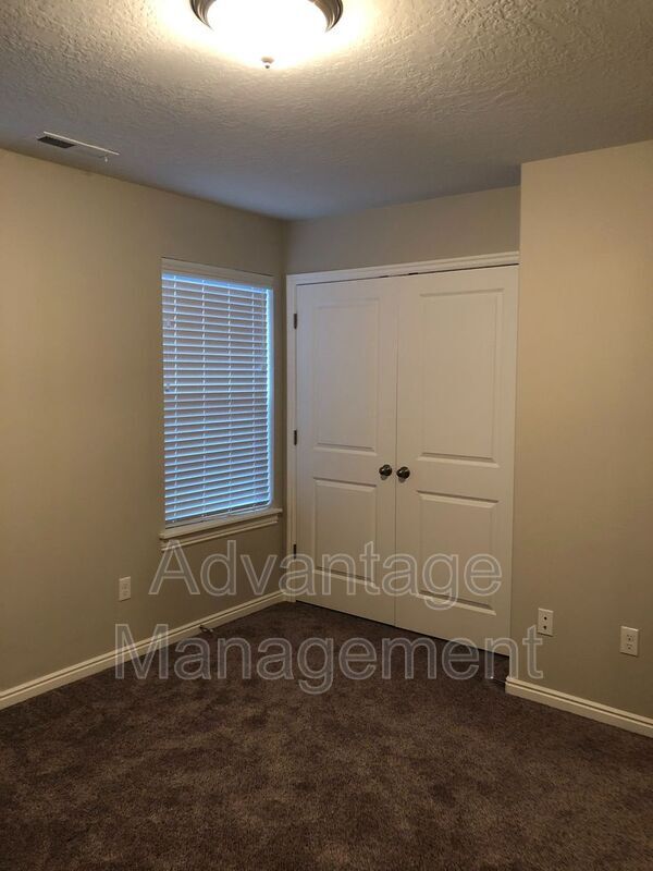 Building Photo - 1006 W 500 S
