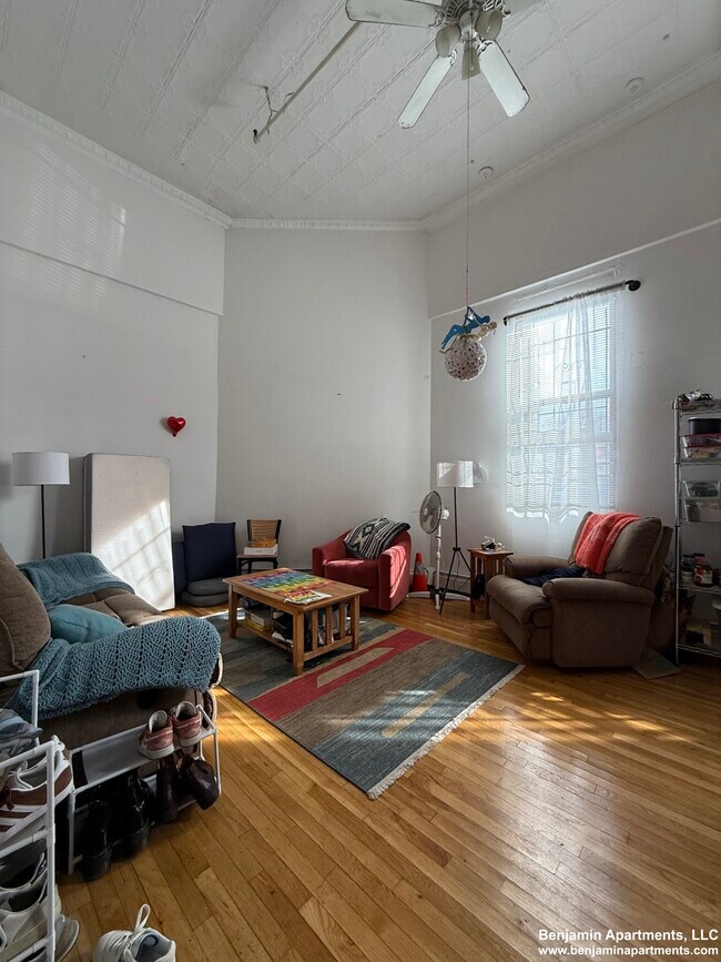 Building Photo - 168 Northampton St