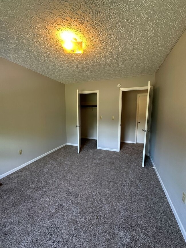 Building Photo - 3159 Tiffany Ct