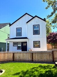 Building Photo - Brand New Modern 2-Story Home