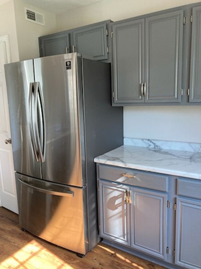 Building Photo - Spacious Washington Township Two Bedroom R...