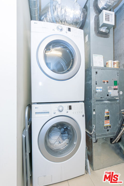 Building Photo - 1155 S Grand Ave