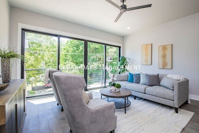 Building Photo - 118 E Mountain St