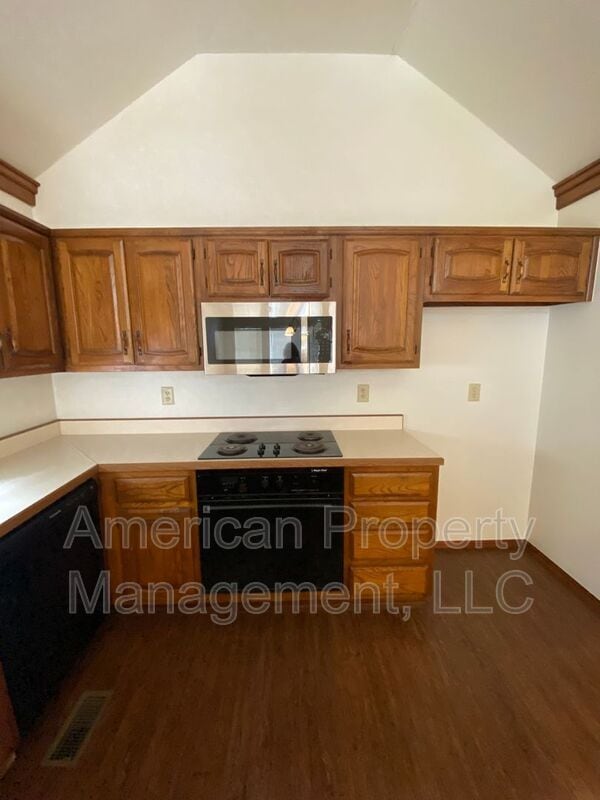 Building Photo - 7704 S Hudson Ave