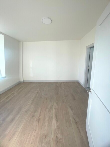 Building Photo - 475 MA-2