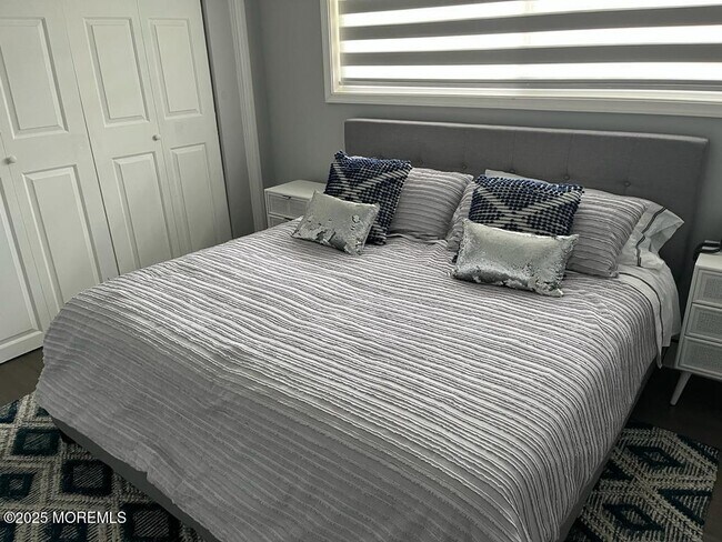 Building Photo - 111 Sheridan Ave