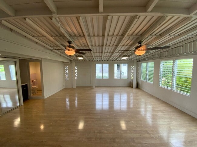Building Photo - SINGLE FAMILY HOME IN KAILUA