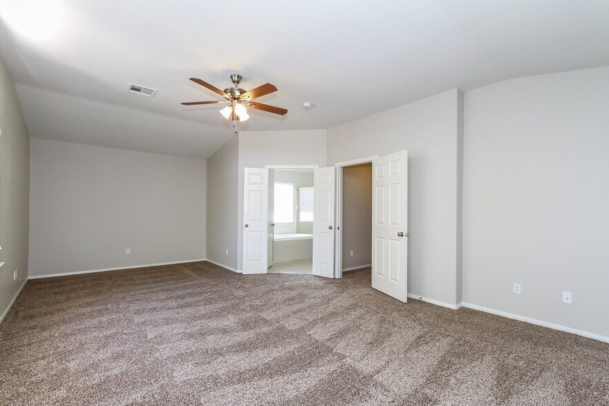 Building Photo - 9128 Dove River Rd