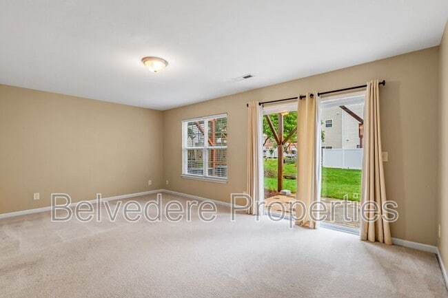 Building Photo - 39 Ackland Dr