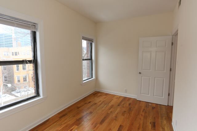 Building Photo - 836 W Waveland