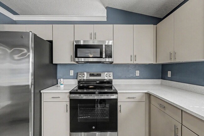 Building Photo - 30936 Baclan Dr