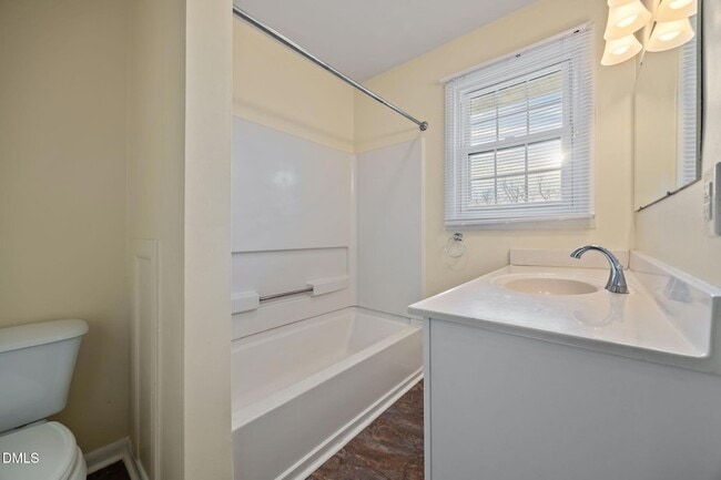 Building Photo - 131 Fairview Village Rd