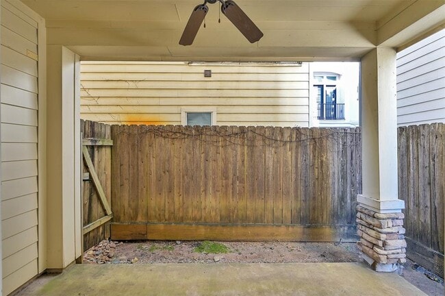 Building Photo - 3324 Chenevert St
