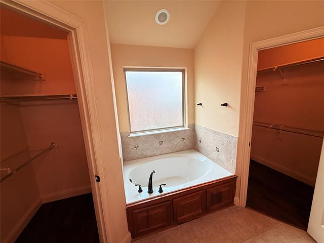 Building Photo - 2106 Danibelle Dr