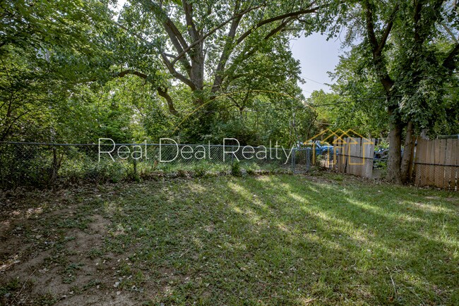 Building Photo - 3345 N 36th Ave