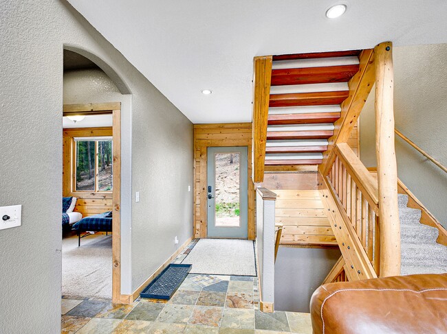 Building Photo - 785 Warren Gulch Rd