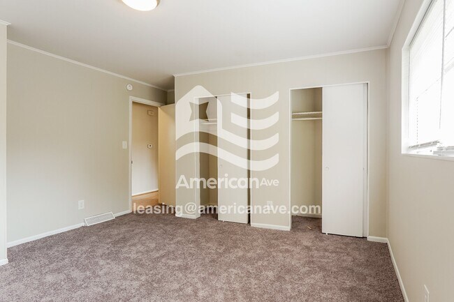 Building Photo - 2165 Circle Dr