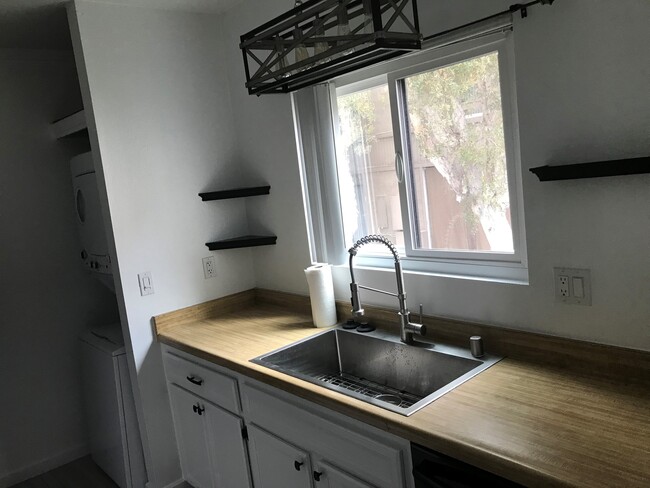 Kitchen - 6725 Mission Gorge Rd