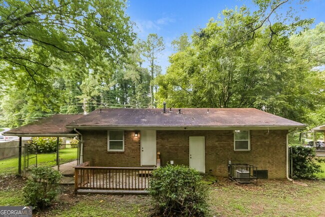 Building Photo - 599 Plainville Dr SW