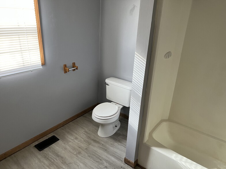 Bathroom - 325 E Avenue C