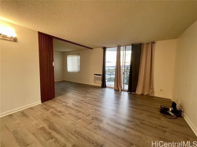 Building Photo - 98-1038-1038 Moanalua Rd