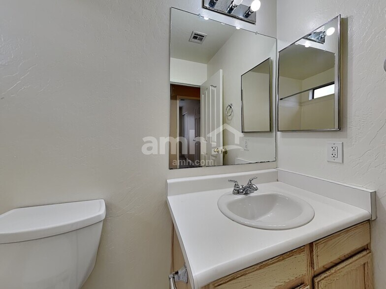 Building Photo - 2061 E Appaloosa Rd
