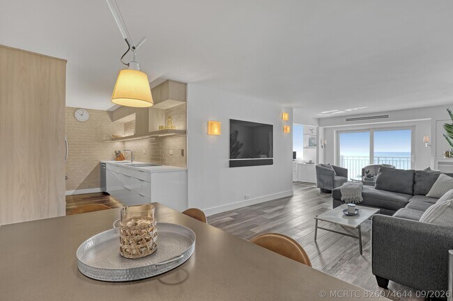 Building Photo - 3301 S Ocean Blvd