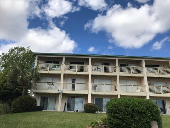Building Photo - 1695 US-98