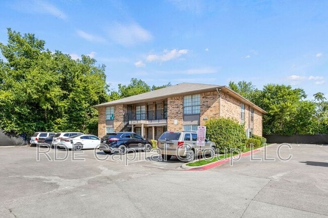 Building Photo - 1939 Cranford Dr