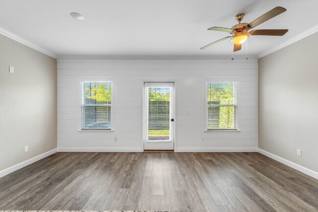 Building Photo - 1817 Stable Ln